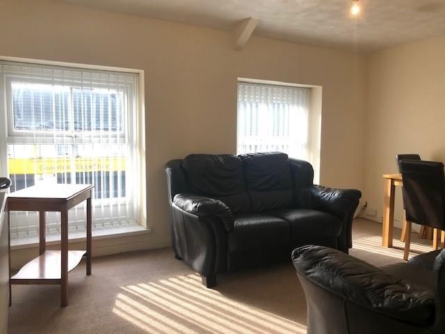 Property photo 1 of 5 Living Room