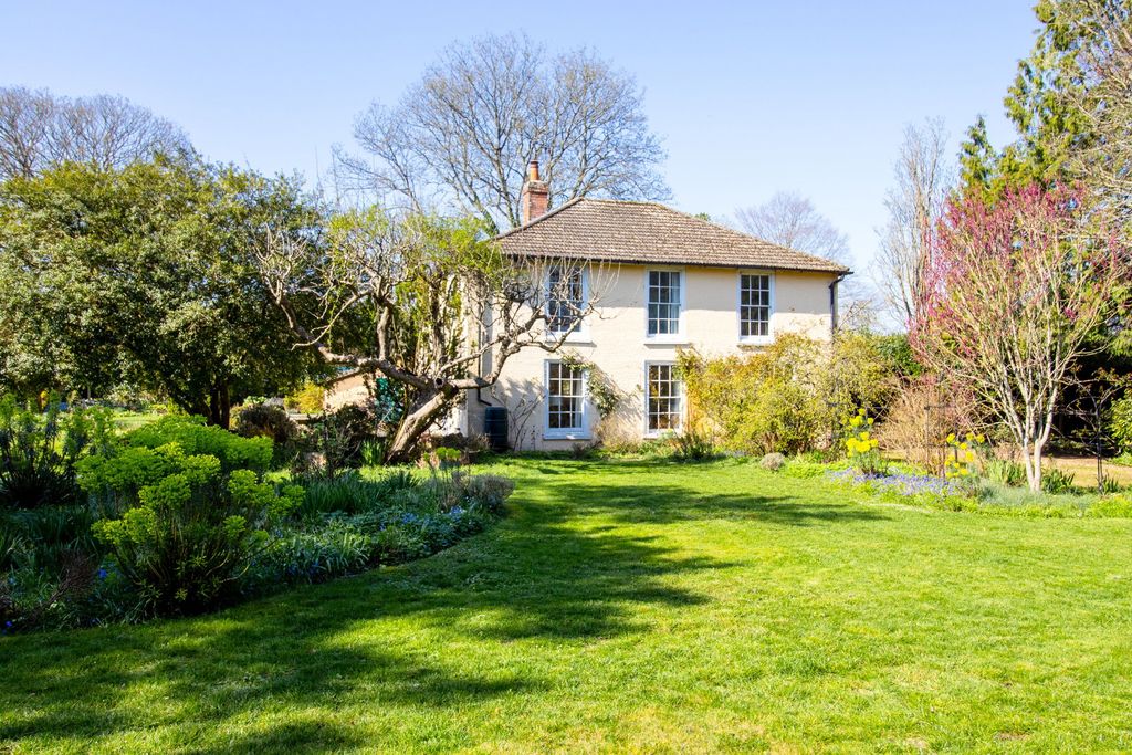 Property photo 1 of 28