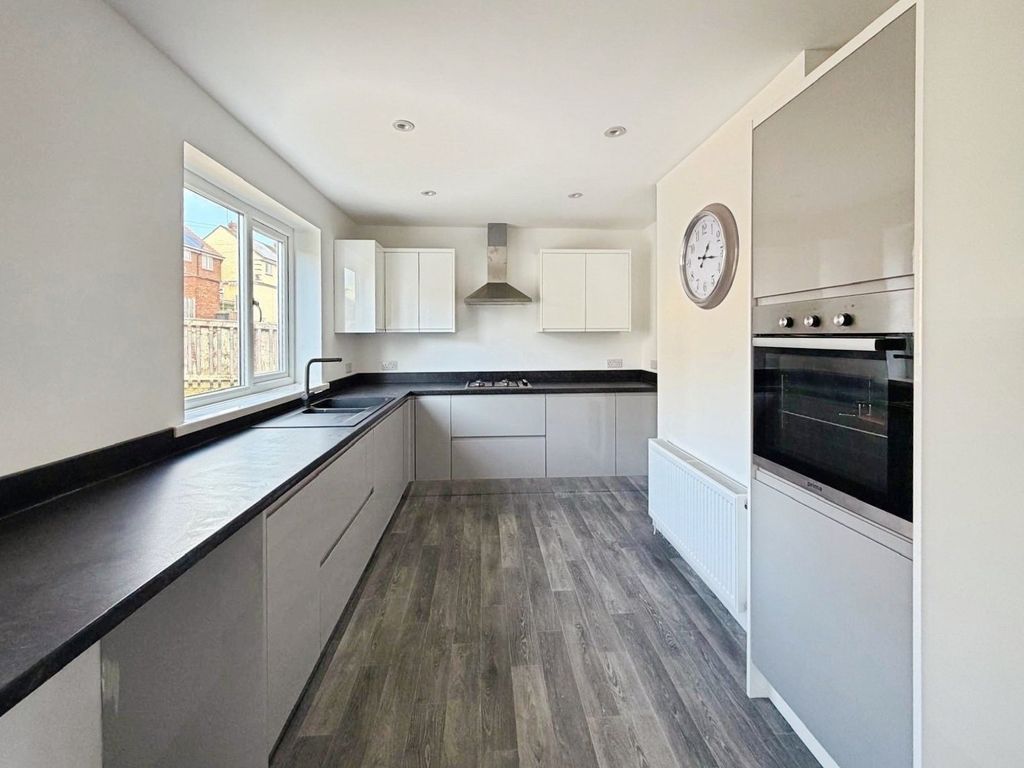 Property photo 2 of 13 Kitchen