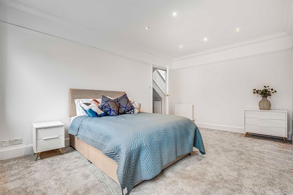 Property photo 2 of 14 Picture No. 28