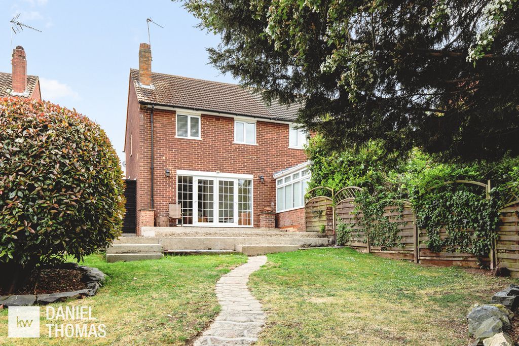 Property photo 2 of 25
