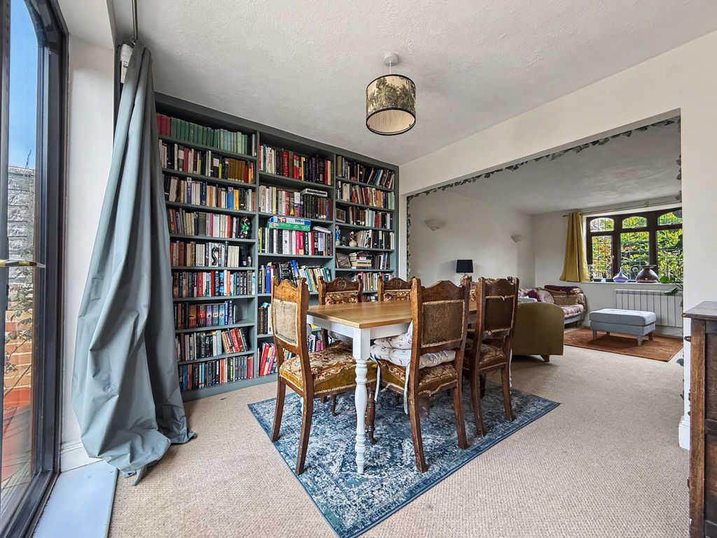 Property photo 3 of 11 Img4229