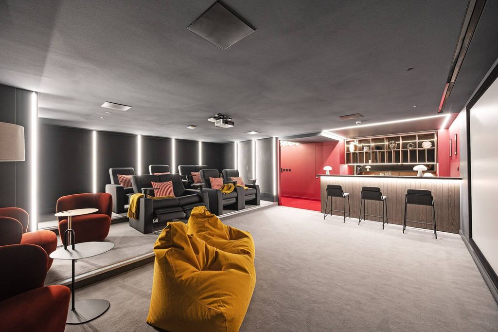 Property photo 3 of 21