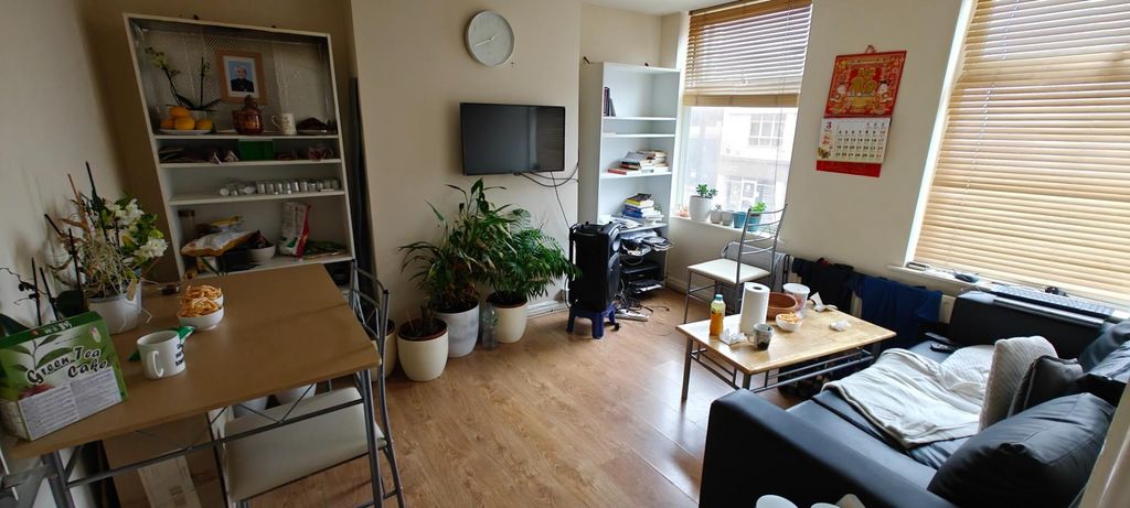 Property photo 1 of 10 Flat A