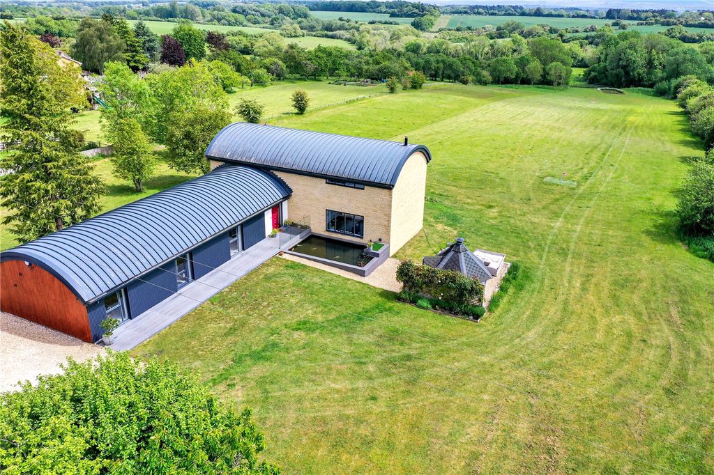 Property photo 1 of 33 Picture No. 32