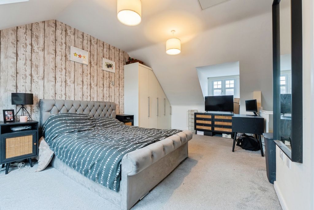 Property photo 3 of 17 Pbox-Img.Jpg