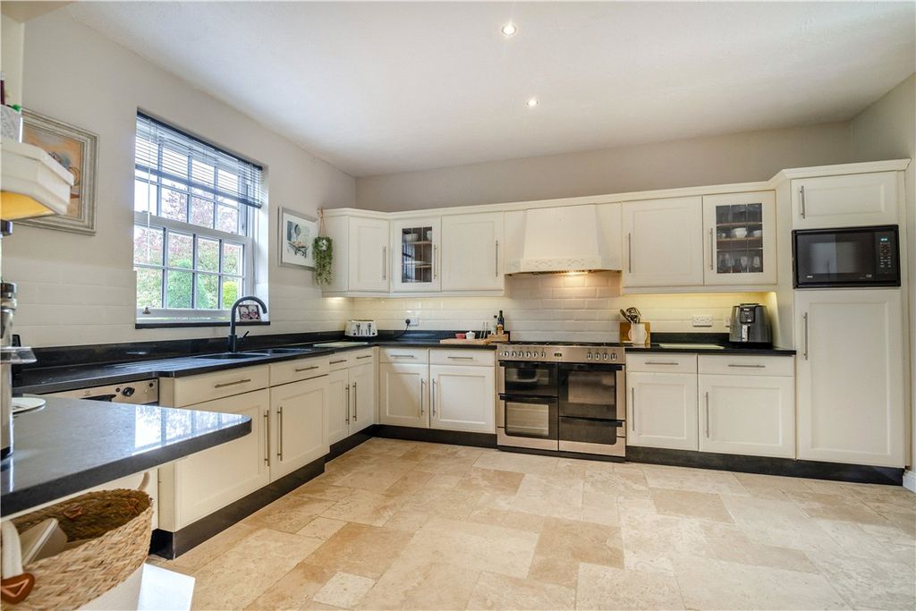 Property photo 2 of 15 Picture No. 07