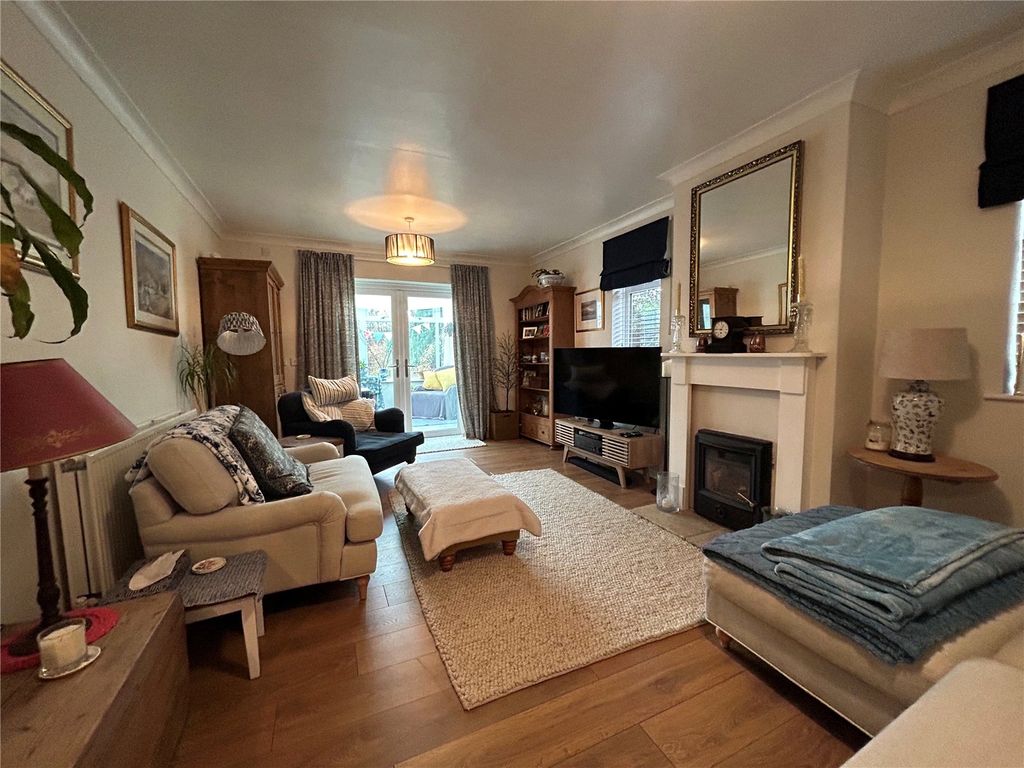 Property photo 3 of 27 Picture No. 02