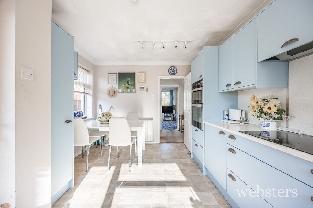 Property photo 2 of 24