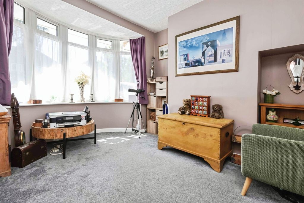 Property photo 3 of 17