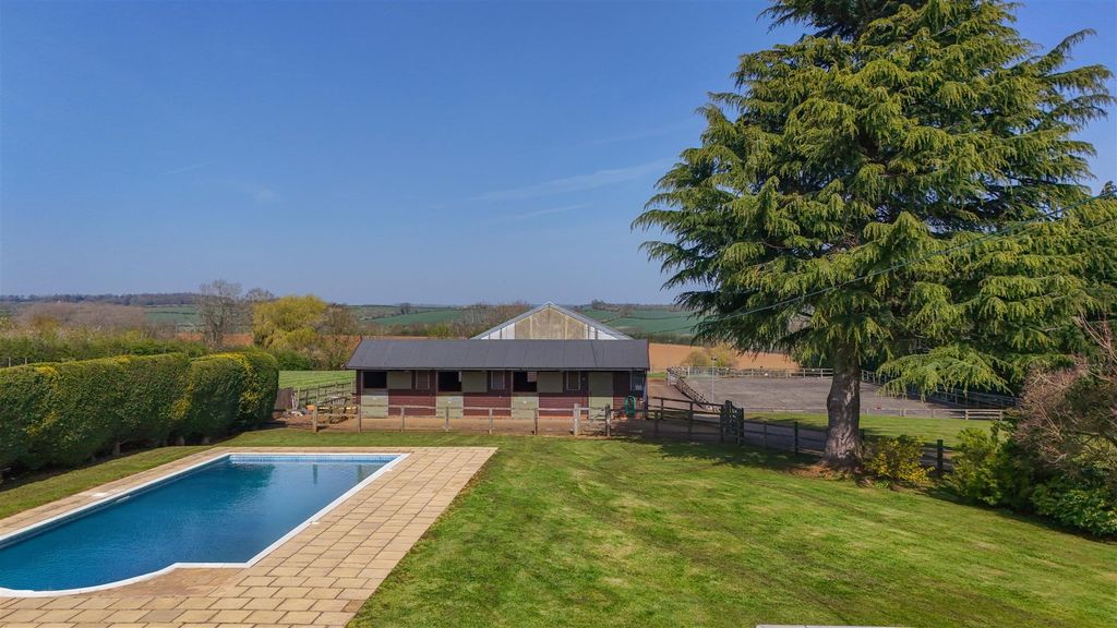 Property photo 3 of 41