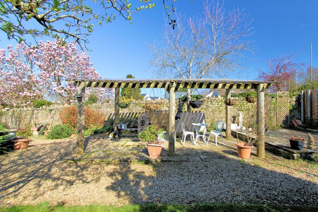 Property photo 3 of 19