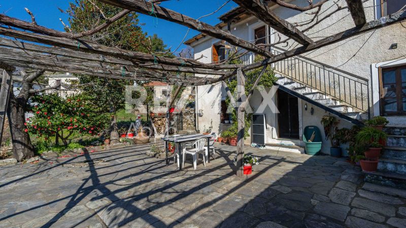 Property photo 2 of 40