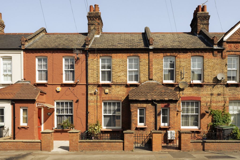 Property photo 2 of 36
