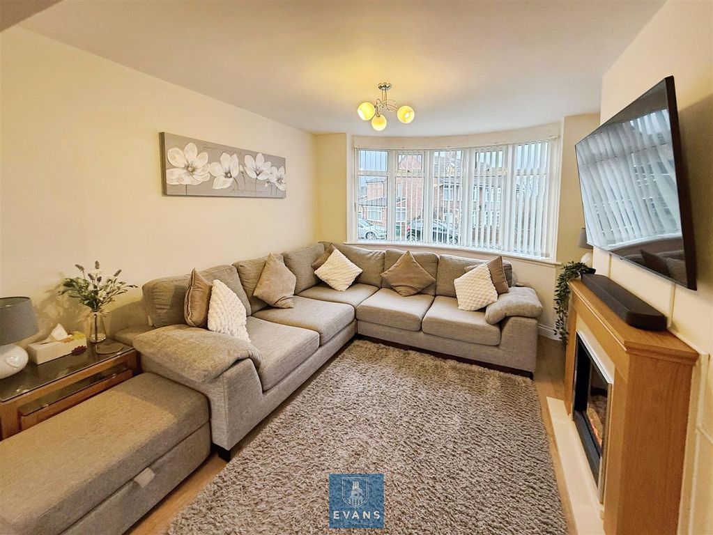 Property photo 2 of 17 Living Room