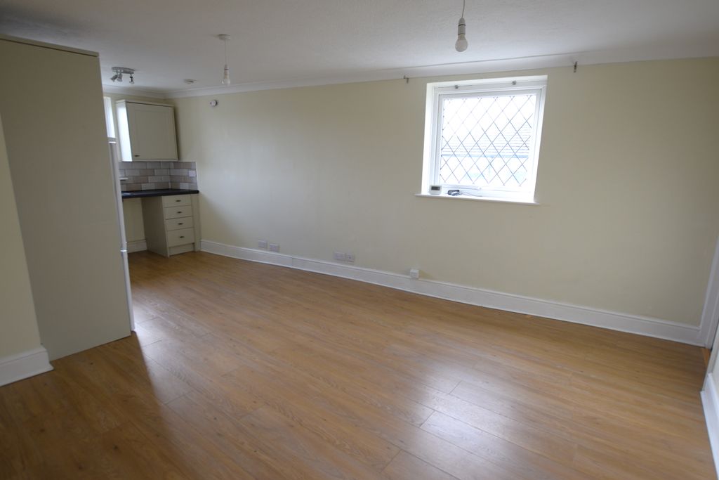 Property photo 3 of 9 Living Area