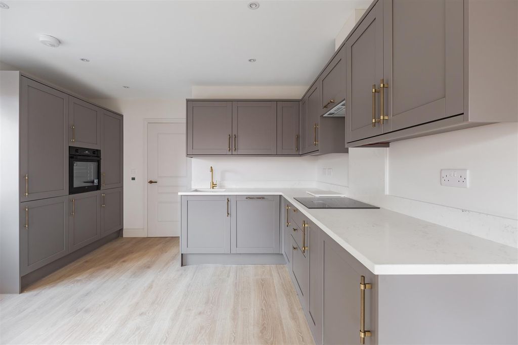 Property photo 2 of 9 3 Heath Park Road Gff-Hrnwm4.Jpg