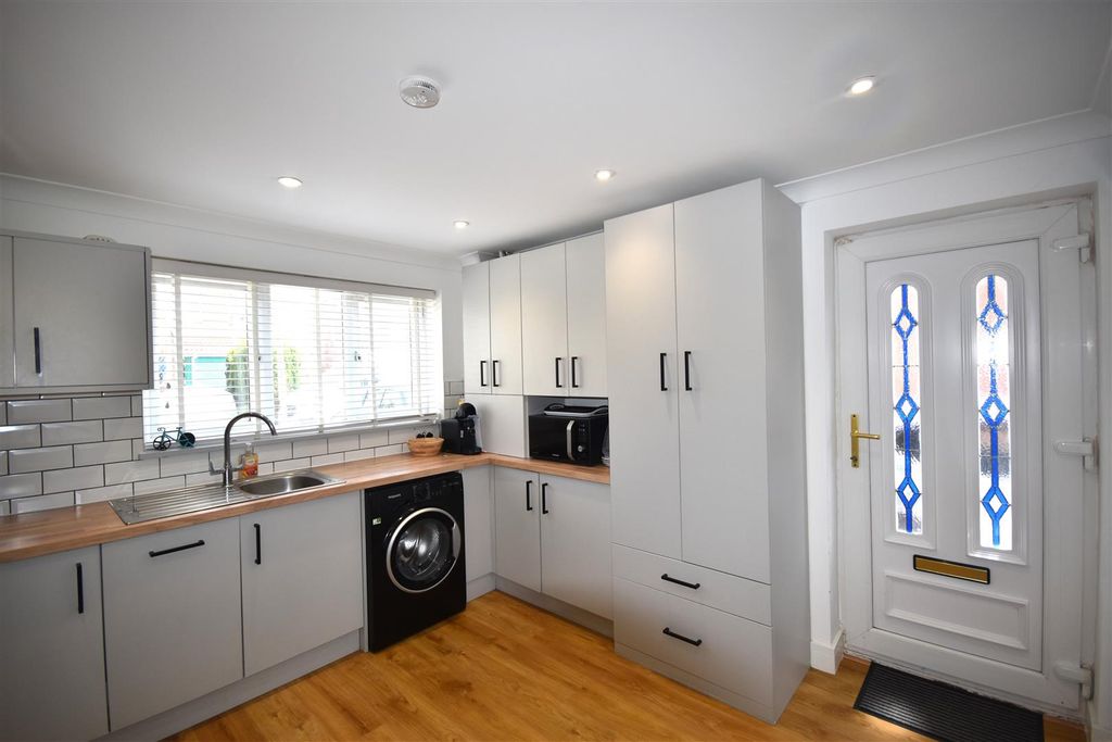 Additional image 5 of 2 bed semi-detached house for saleWoburn Drive, Goole DN14