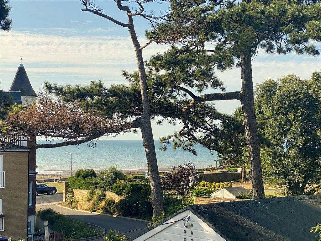 Property photo 2 of 42