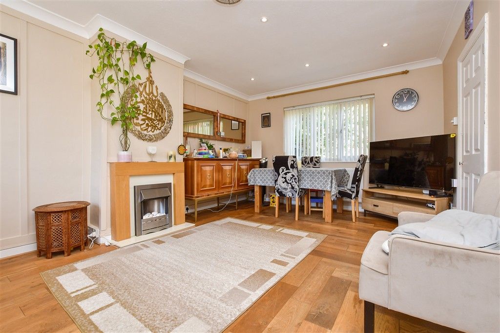 Property photo 2 of 4 Lounge