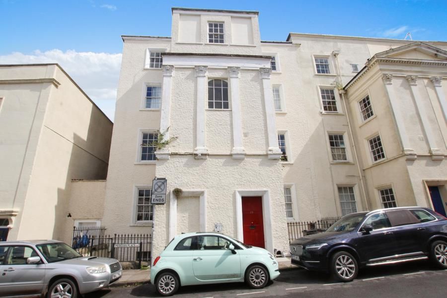 Property photo 1 of 5