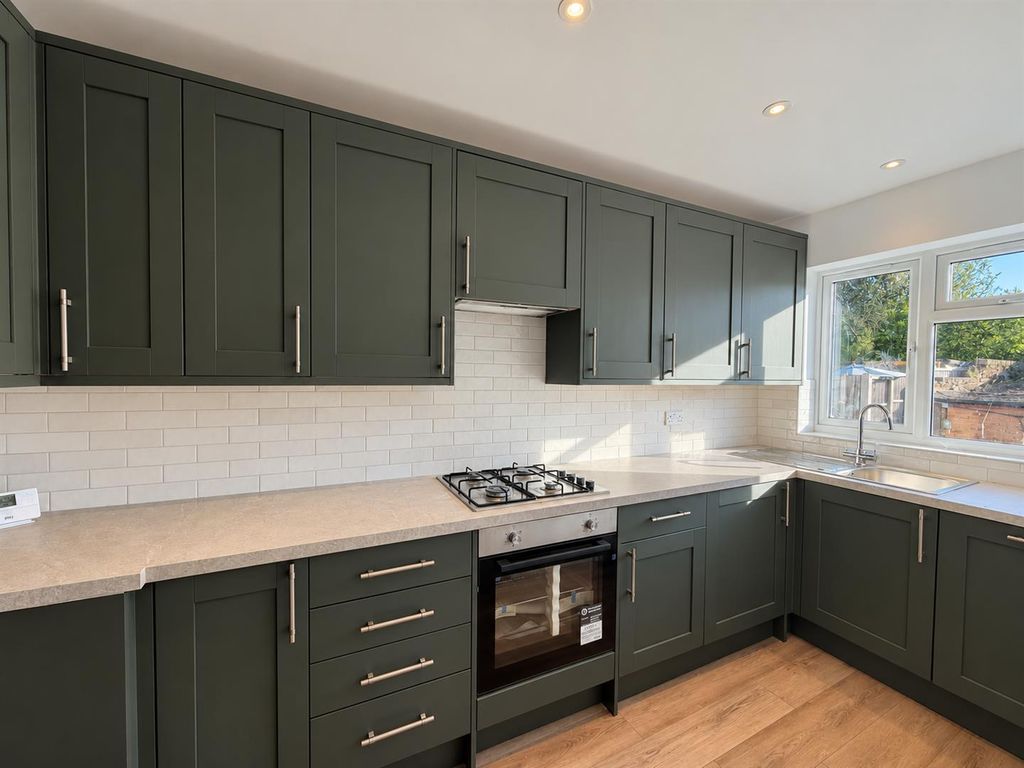 Property photo 2 of 8 Coopers Estate Agents