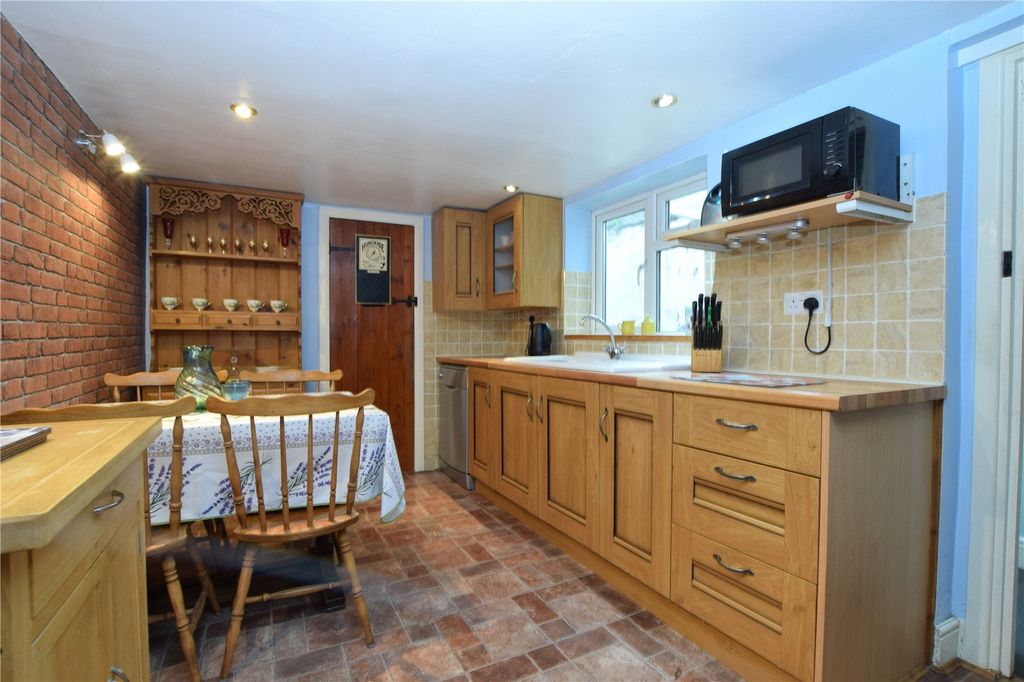 Property photo 3 of 8 Picture No. 06