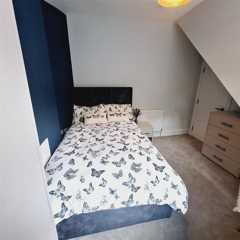 Property photo 2 of 10 Room 5 (A).Jpg