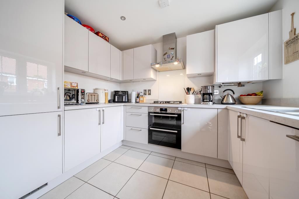 Property photo 2 of 24 Kitchen