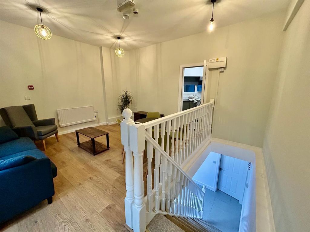 Property photo 3 of 9 176Ea3A5-A73B-4645-Bc6B-2Adc836Ca4F5.Jpg