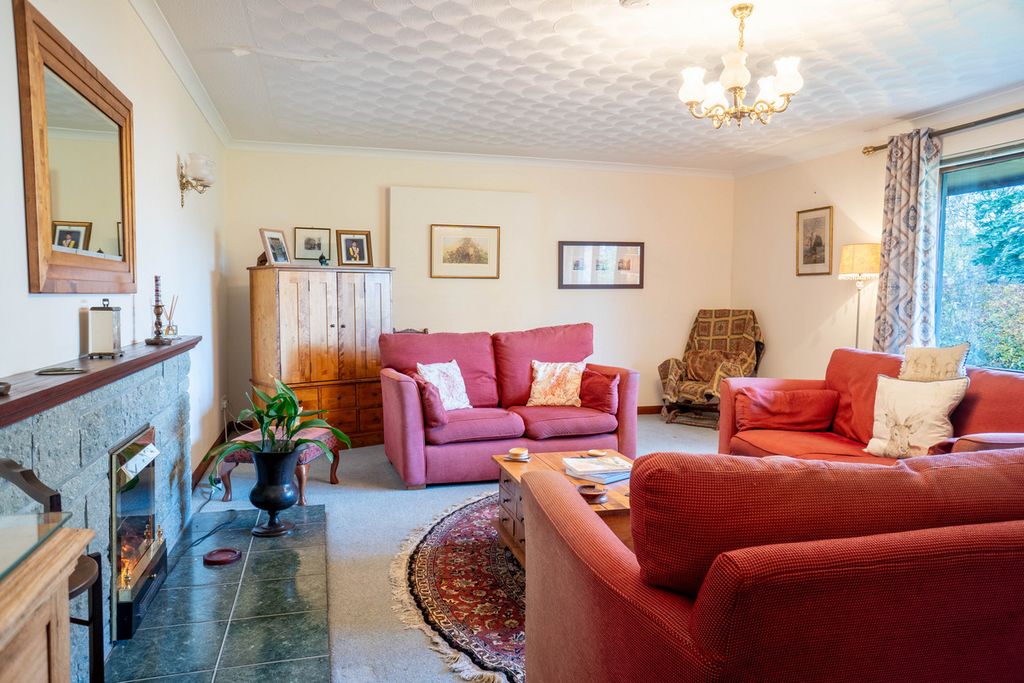 Property photo 3 of 38