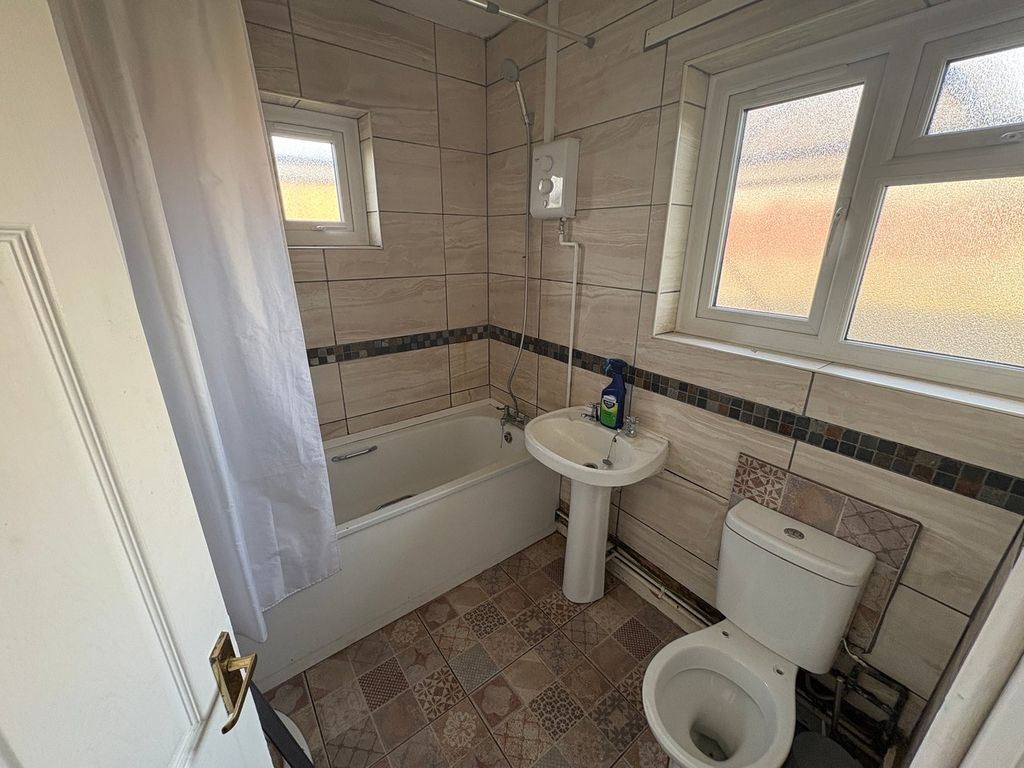Additional image 7 of 3 bed terraced house to rentHeol Westfa, Llanelli SA14