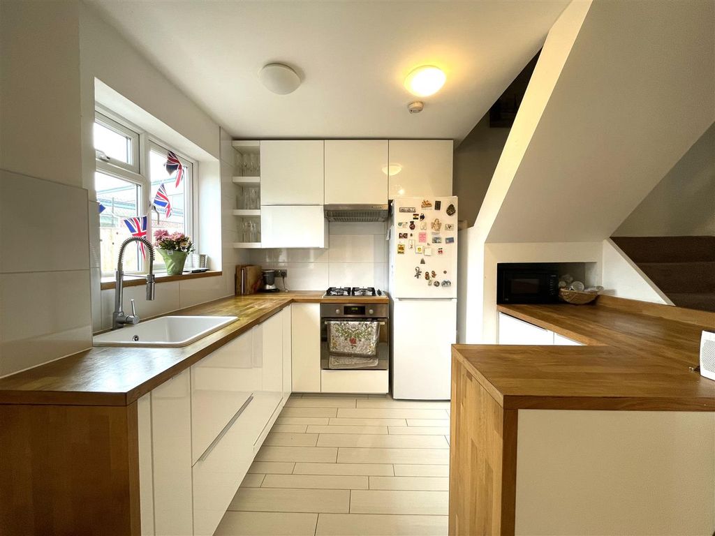 Property photo 3 of 8