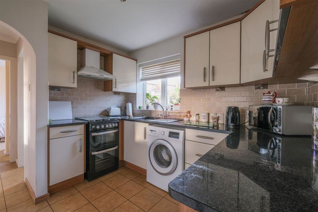 Property photo 3 of 18