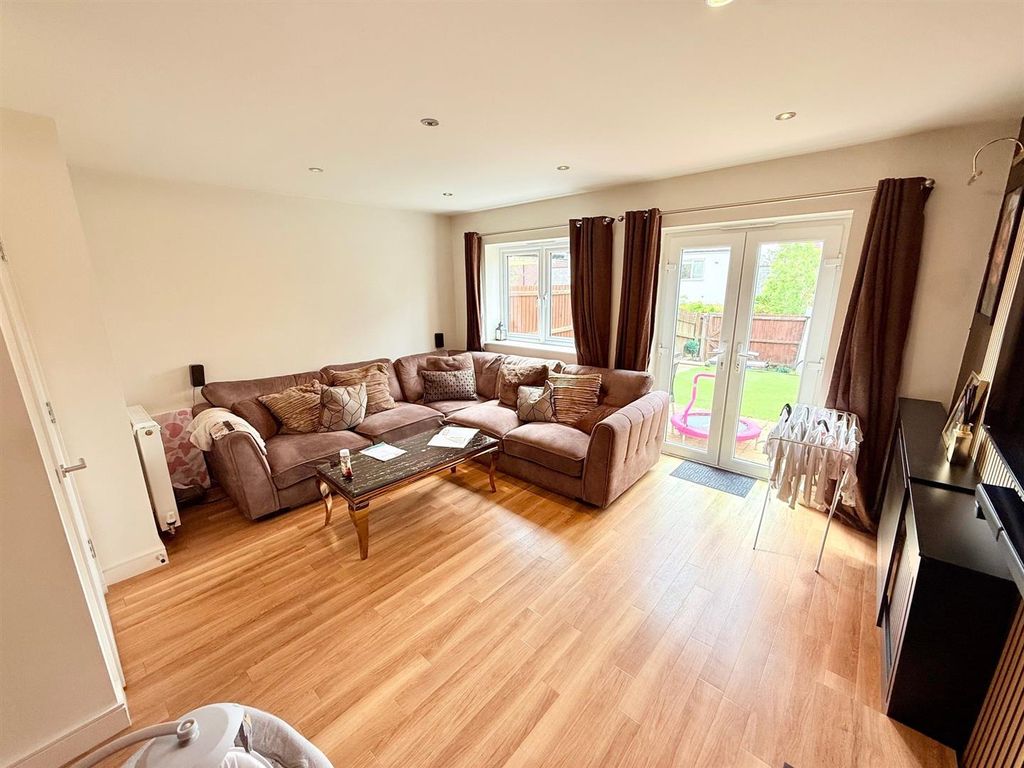 Property photo 3 of 13 3.Jpg