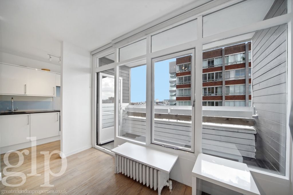 Property photo 3 of 19 2569695