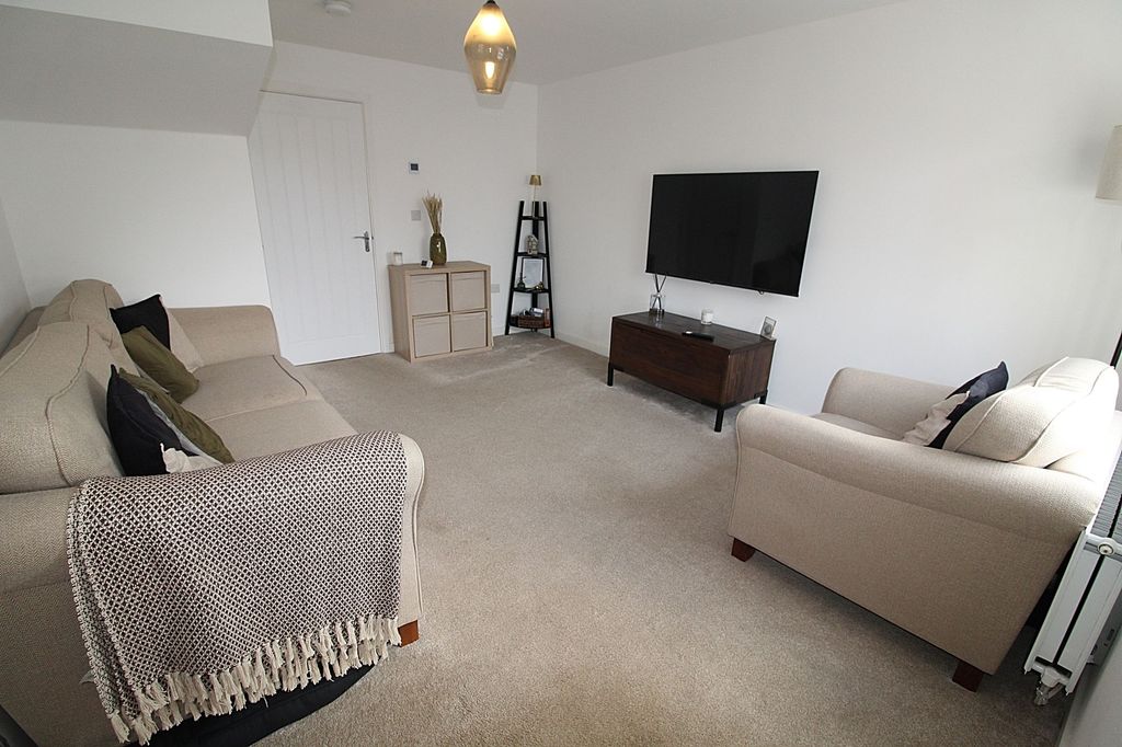 Property photo 2 of 24