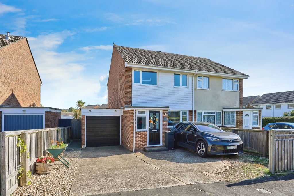 Property photo 1 of 15 Front