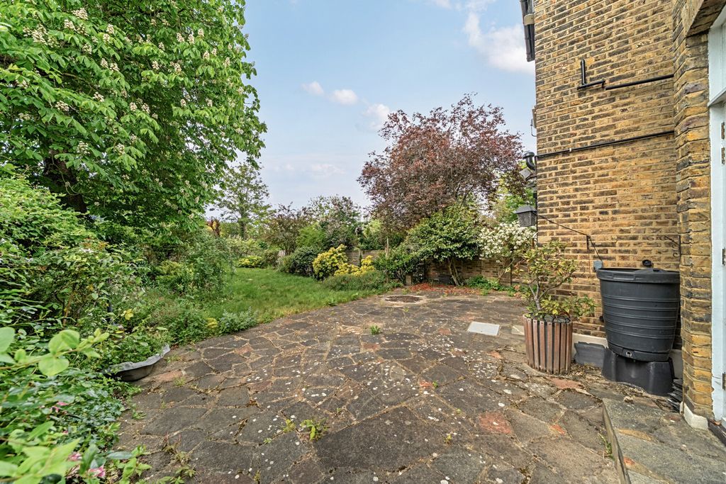 Property photo 2 of 24 1453952-8-69F9ee6...