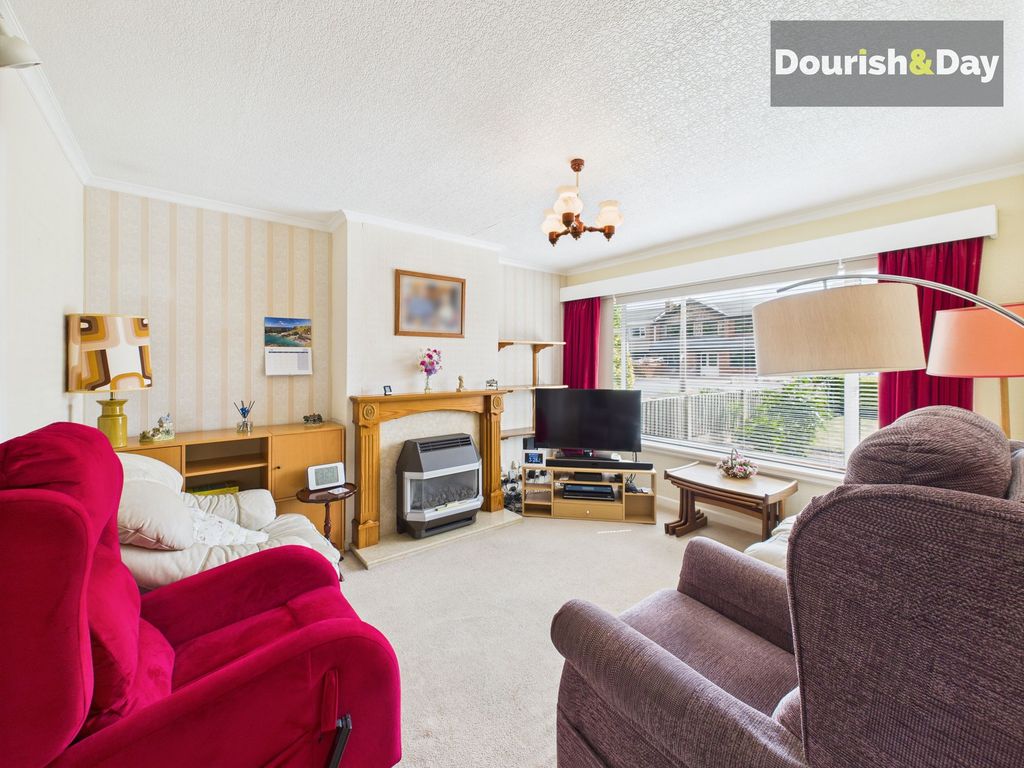 Property photo 3 of 16 Living Room