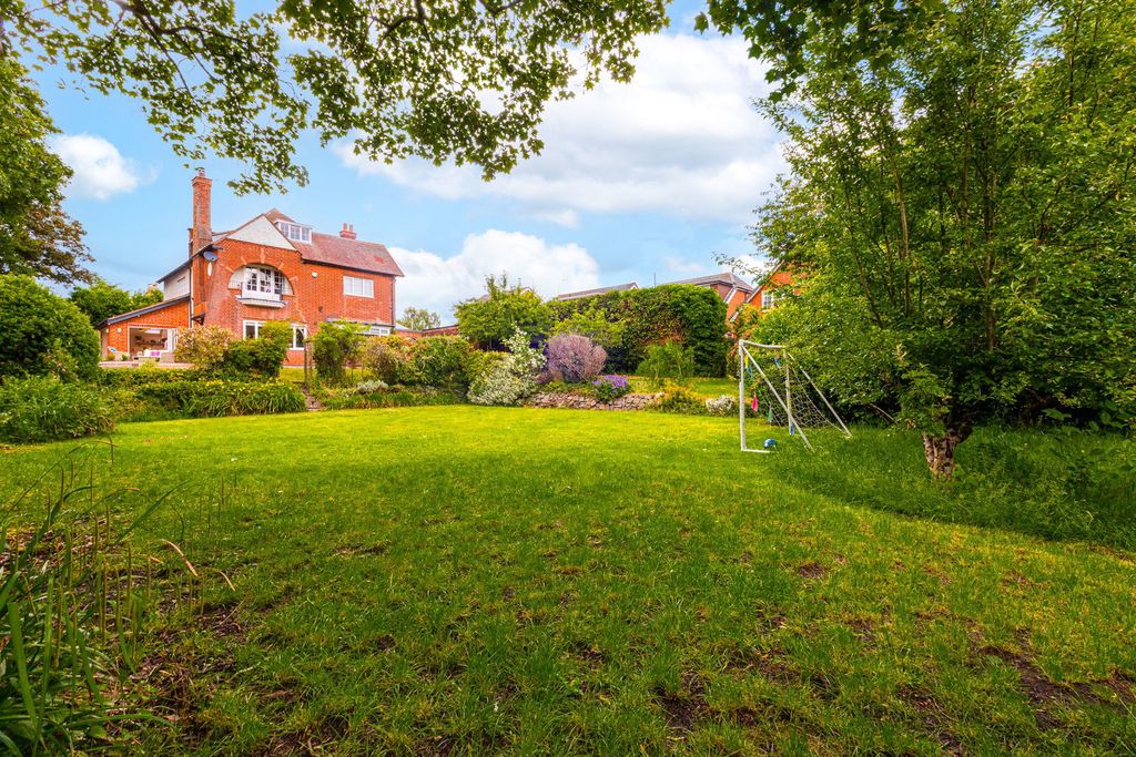 Property photo 2 of 44