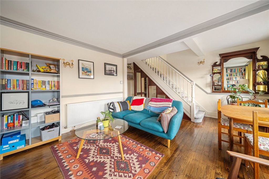 Property photo 2 of 9 Picture No. 32