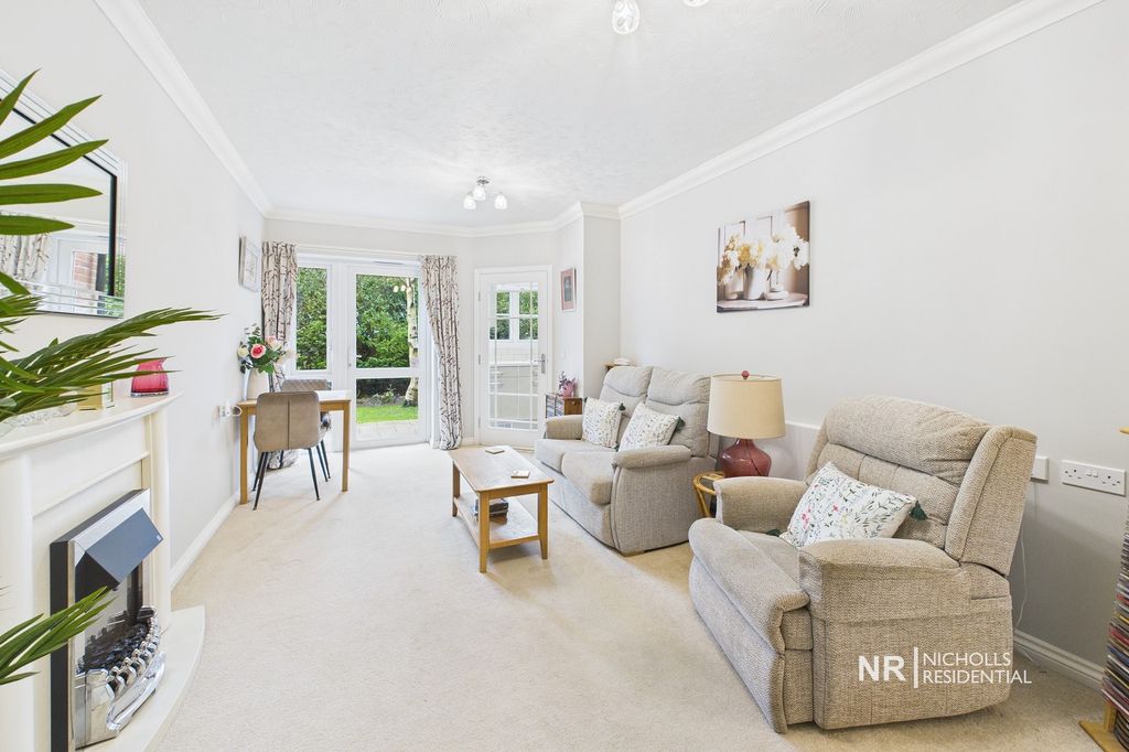 Property photo 3 of 11 Lounge-Dining Room