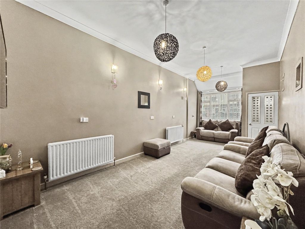 Property photo 3 of 28 Picture No. 03