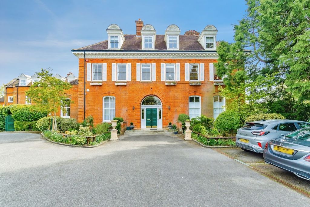 Property photo 1 of 17