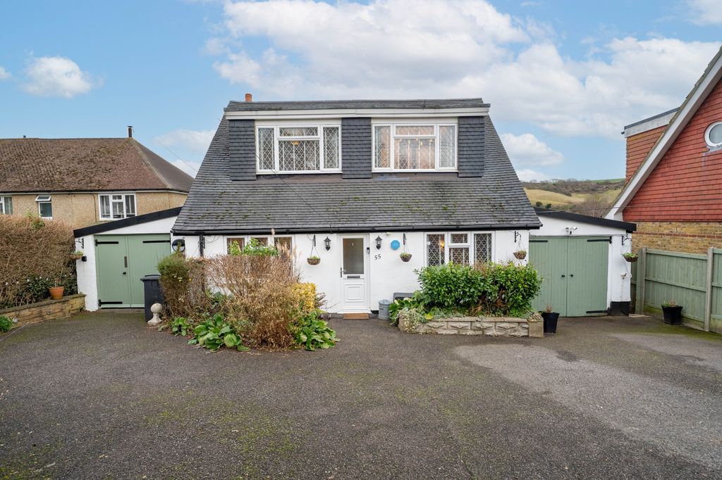 Property photo 2 of 26