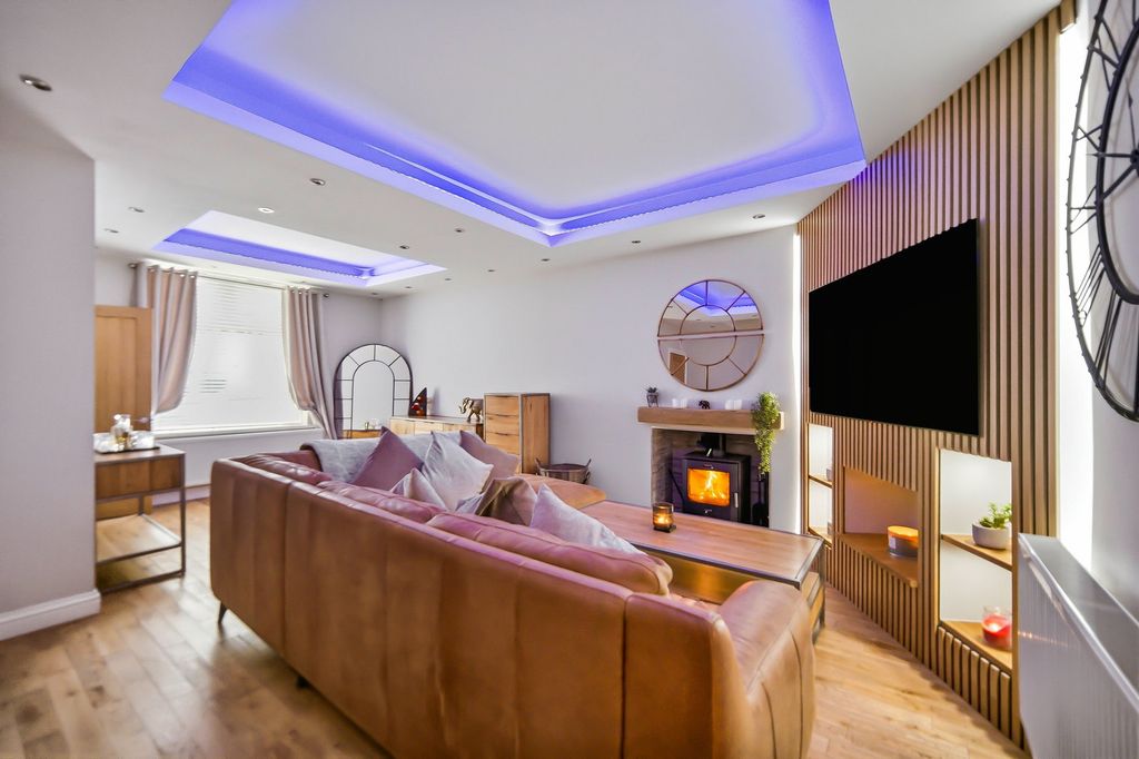 Property photo 1 of 39