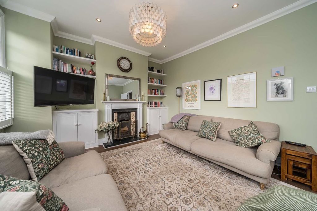 Property photo 2 of 6