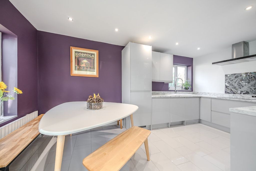 Property photo 2 of 26 Picture No. 18