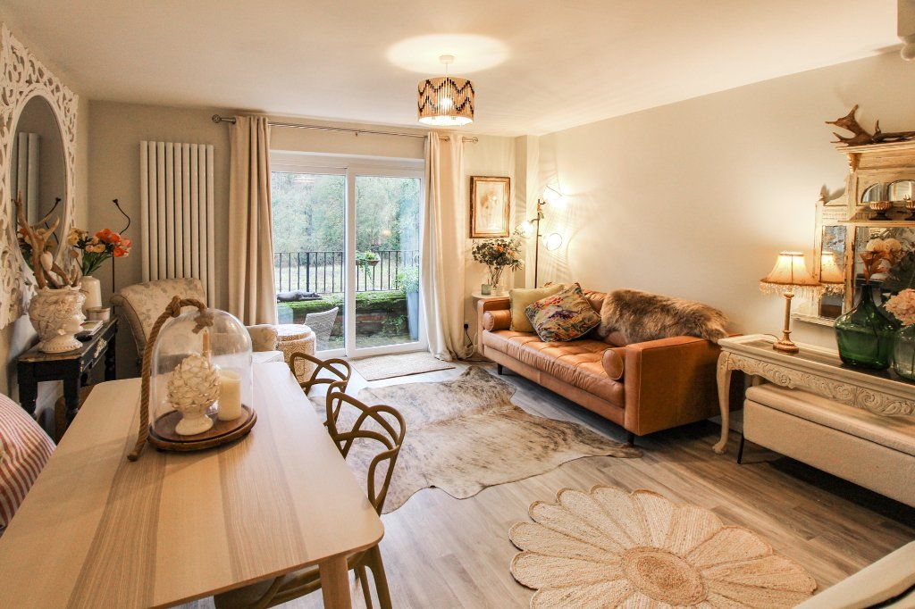 Property photo 3 of 21 Sitting/Dining Room